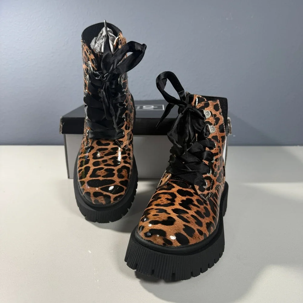 DV Dolce Vita Chrystal Leopard Print Patent Lug‎ Sole Combat Boots Kids Size 4
